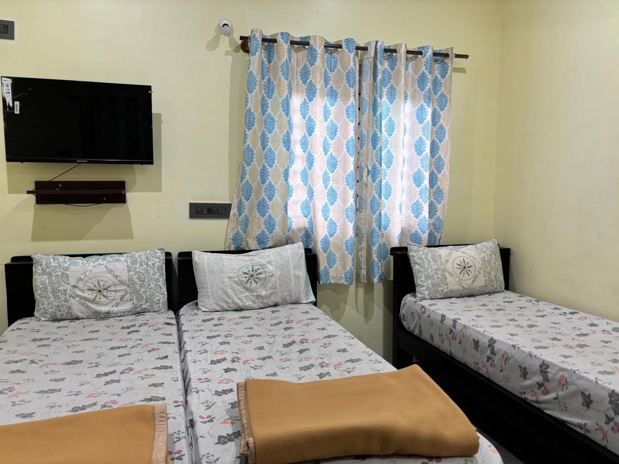 Sri Siri Lodge And Hotel Chikmagalūr 외부 사진