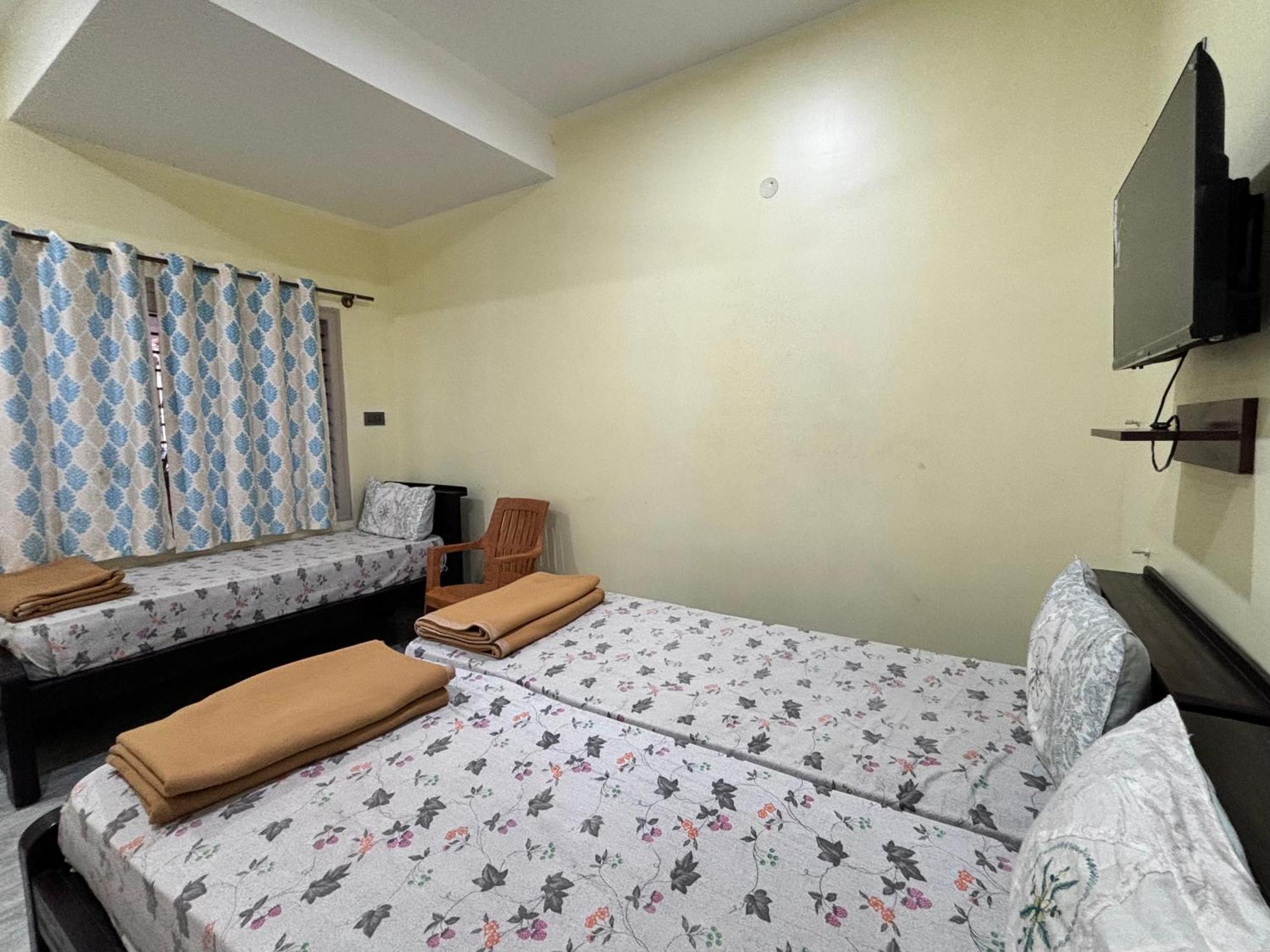 Sri Siri Lodge And Hotel Chikmagalūr 외부 사진