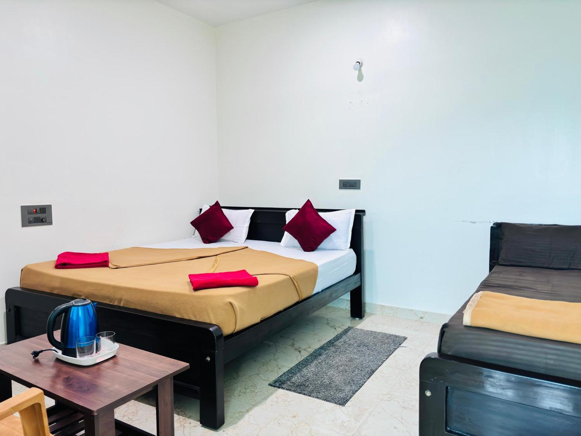 Sri Siri Lodge And Hotel Chikmagalūr 외부 사진