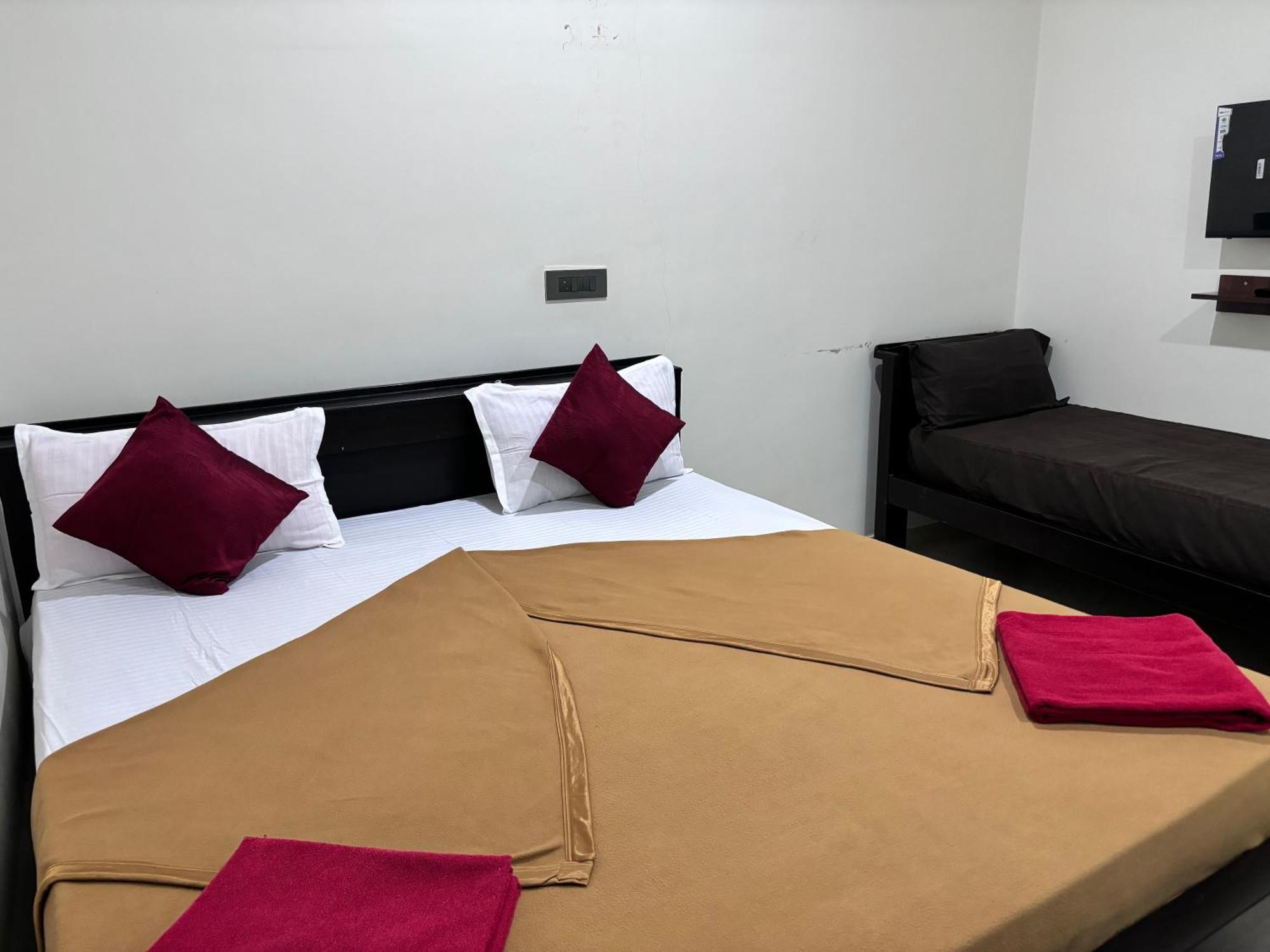 Sri Siri Lodge And Hotel Chikmagalūr 외부 사진