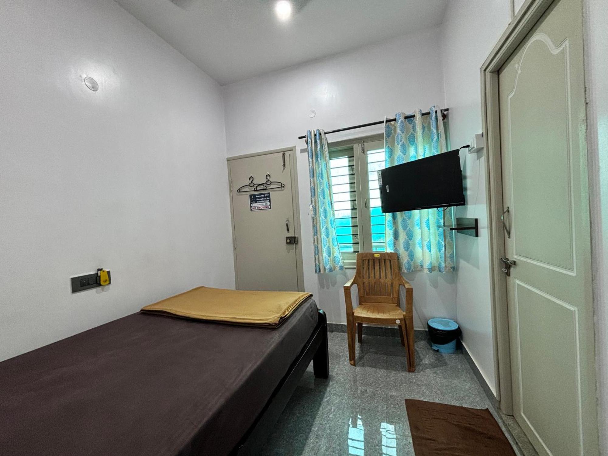Sri Siri Lodge And Hotel Chikmagalūr 외부 사진